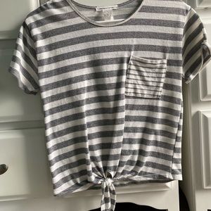Striped grey tee